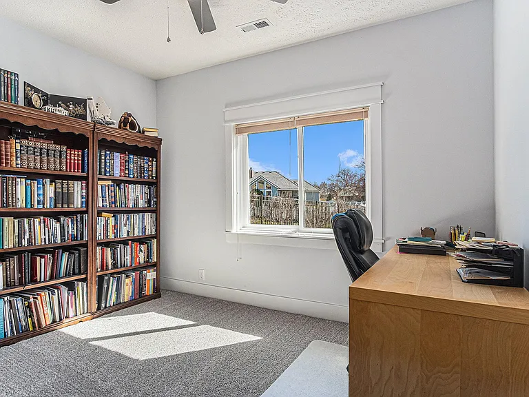 705 Fenwick St — Photo 10