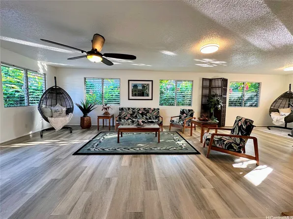 95-588 Nawenewene Cir, Mililani, HI 96789