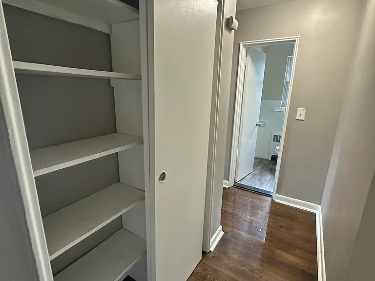 200 Broad Ave #B3 — Photo 4