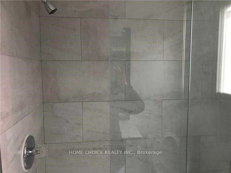 Brampton House for rent - 3 Bedrooms — photo 4