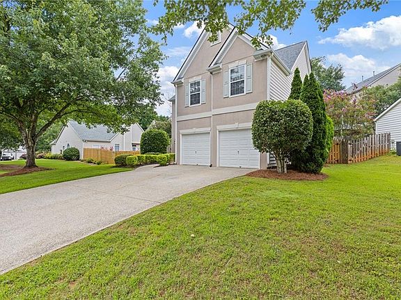 2nd image of 2034 Crestview Way