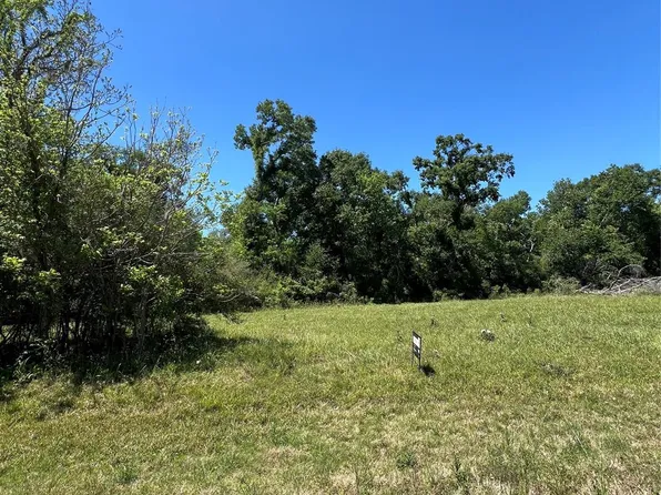 131 Hidden Horse Trl, Angleton, TX 77515