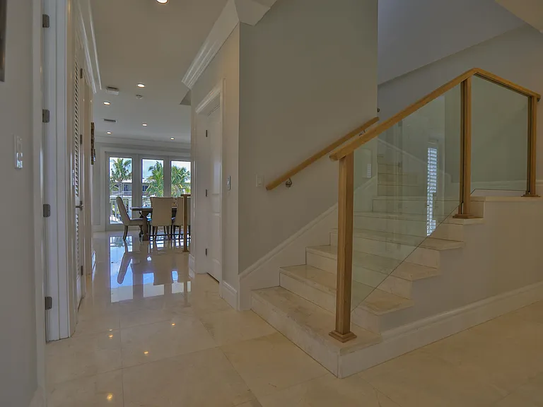 128 Leoni Dr — Photo 16