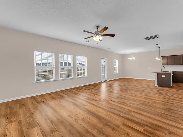 139 W West Winn Ave — Photo 14