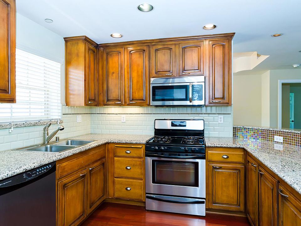 1st image of 4550 Fulton Ave APT 301