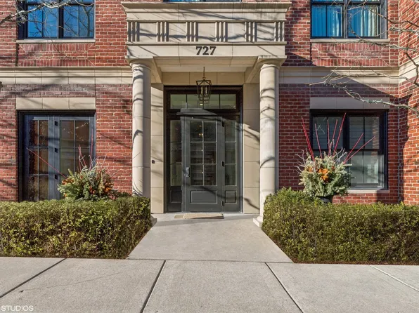 727 N McKinley Rd #100, Lake Forest, IL 60045