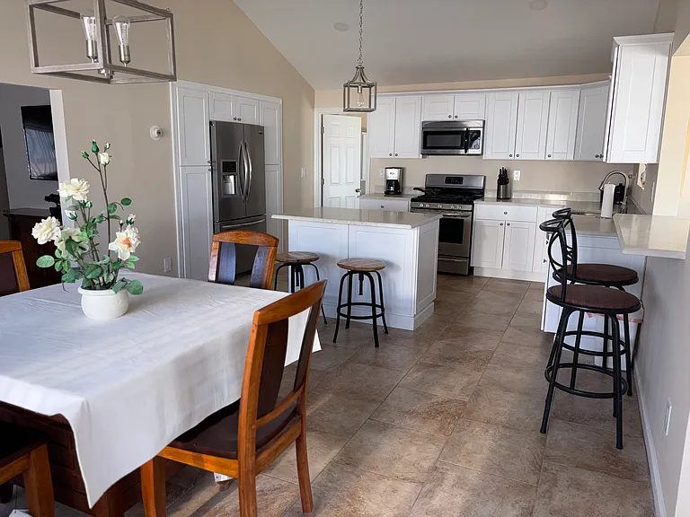 3416 Maritime Dr — Photo 2