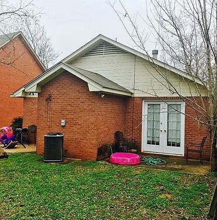 3rd image of 2712 Country Brook Dr
