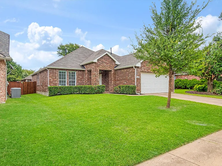 2405 Itasca Dr — Photo 35