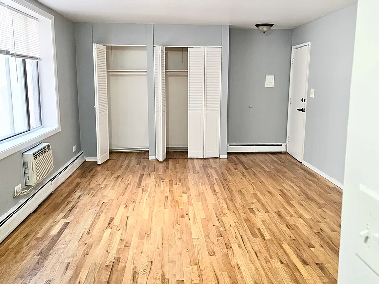 1515 W Morse Ave #204 — Photo 2
