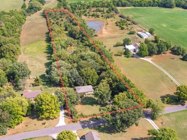 18412 178th St, Tonganoxie, KS 66086