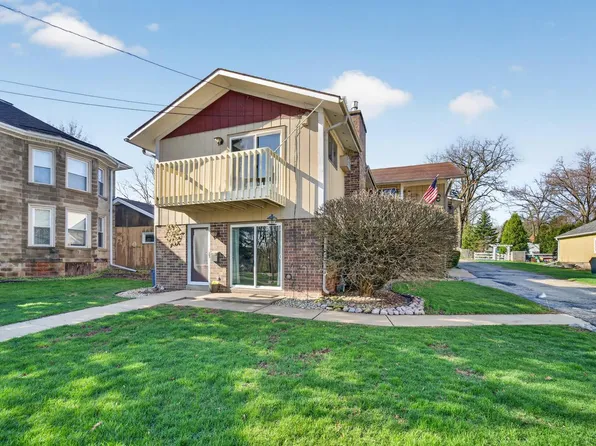 445 W Chestnut STREET, Burlington, WI 53105