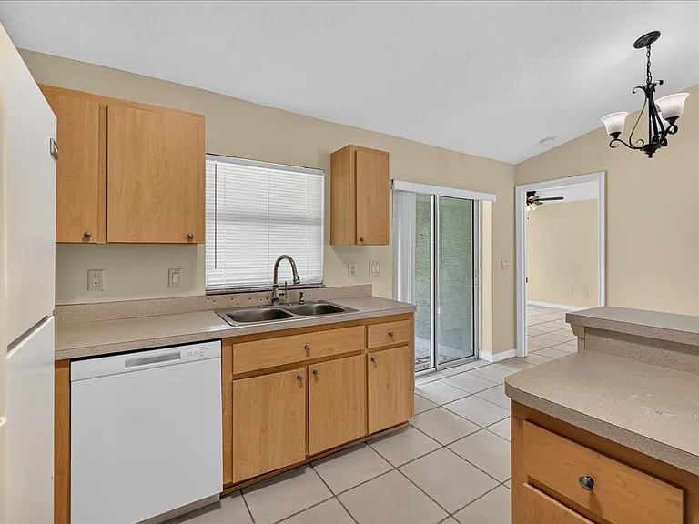 37 Pine Hill Ln #B — Photo 11