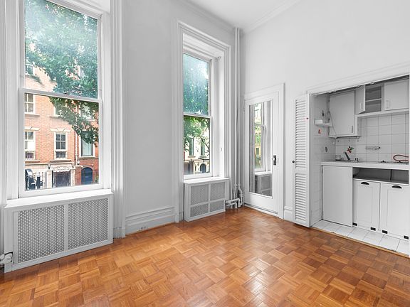 4th image of 32 Beekman Pl APT 3