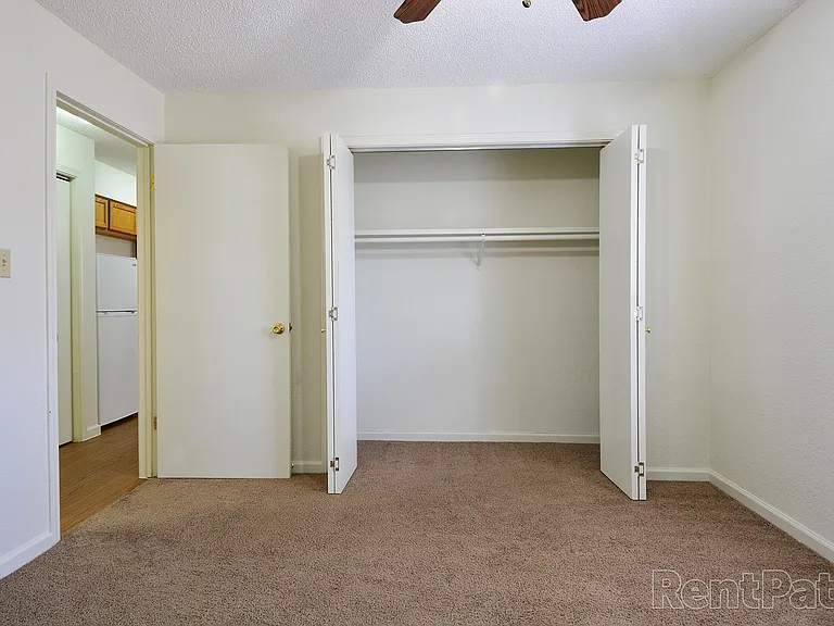 Jefferson Square Apartments — Photo 6