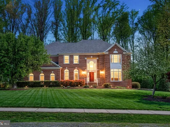 6488 Lake Meadow Dr, Burke, VA 22015