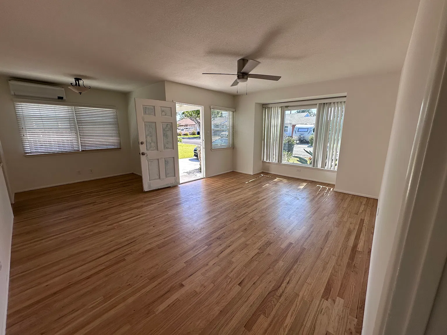 2 bed, 896 sqft, $2,950 — Photo 4