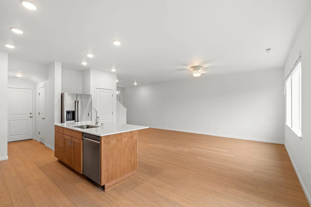 Building Photo - 1403 NE 185th Ave