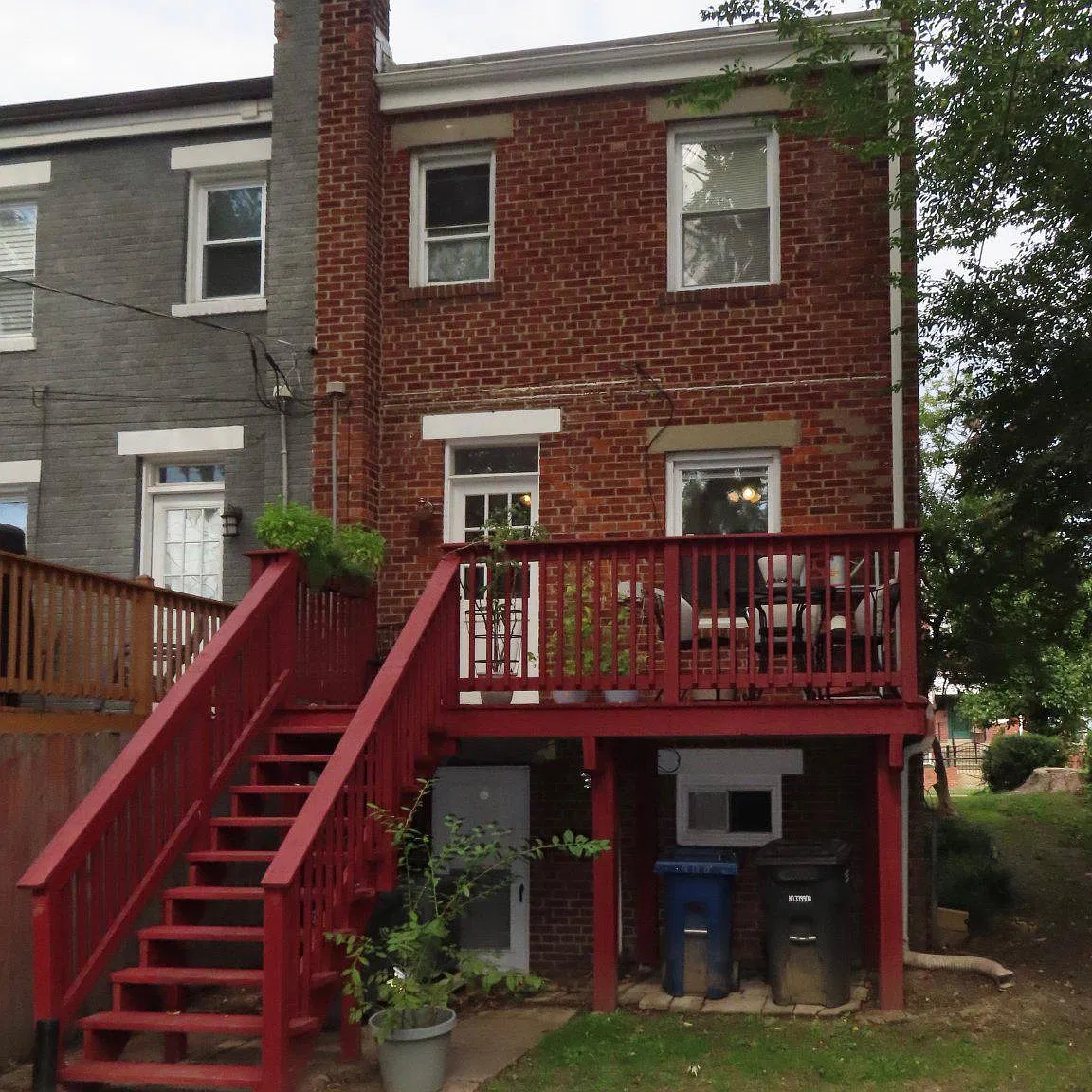 3 bed, 2.0 bath, 1216 sqft, $3,300 — Photo 2