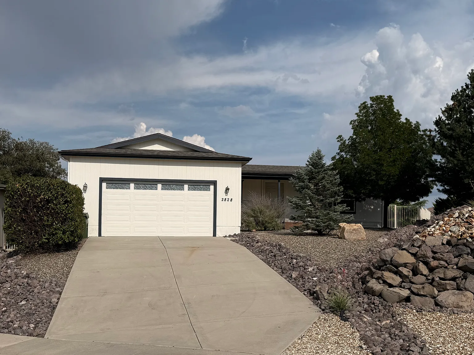 3 bed, 1900 sqft, $2,650 — Photo 1