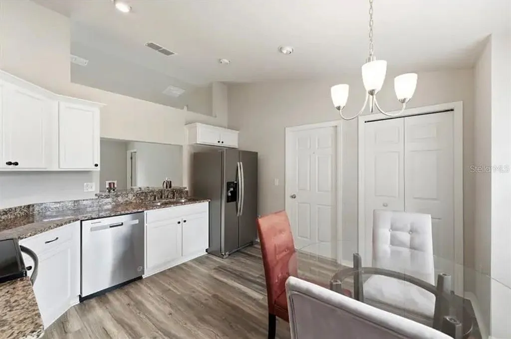 3 bed, 2.0 bath, 1252 sqft, $1,800 — Photo 3