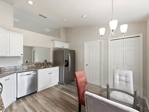3rd image of 202 Highland Meadows Pl