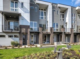 12462 NE 11th Ln, Bellevue, WA 98005