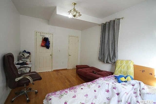 2nd image of 14914 Beech Ave