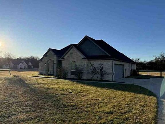 3rd image of 103 Maudy Ln