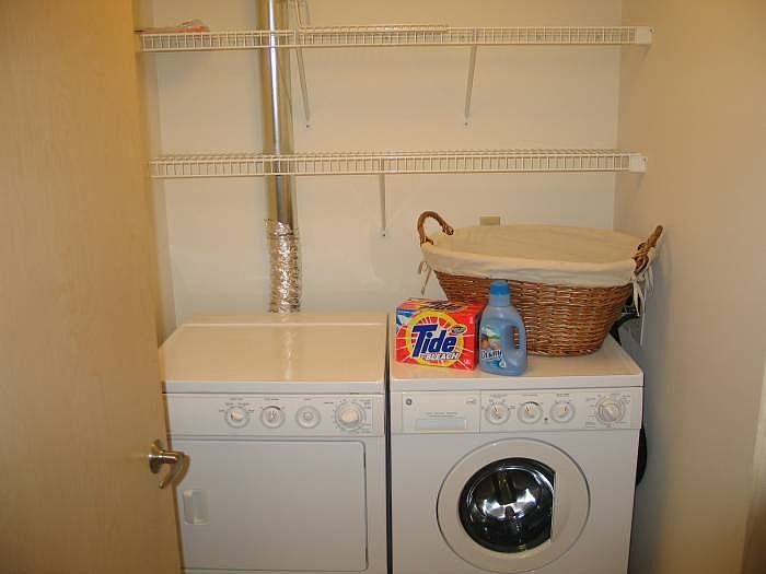 2nd image of 8212 NE Sandy Blvd
