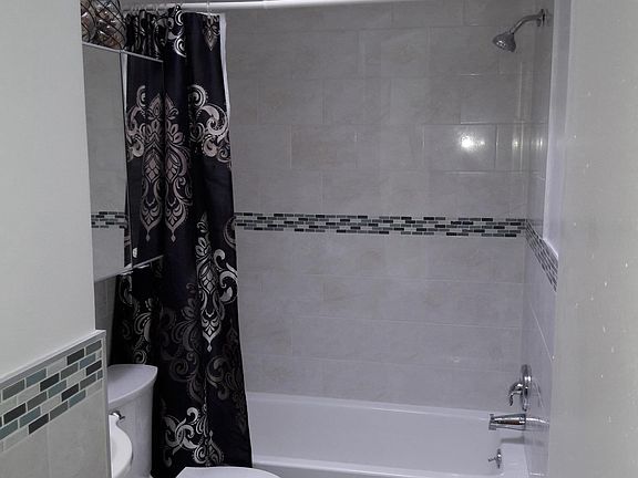 2nd Fl Bathroom
