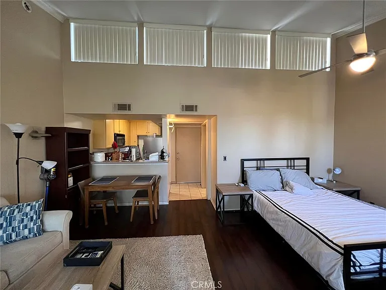 5325 Newcastle Ave #330 — Photo 13
