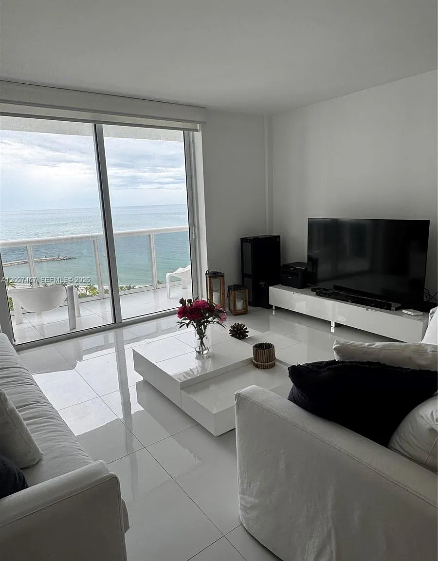 Harbour House — Photo 4