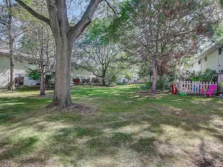 40 N Lakewood Gardens Ln — Photo 3