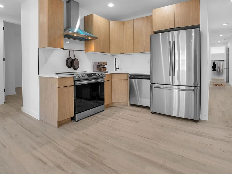 740 W End Ave #81 — Photo 3