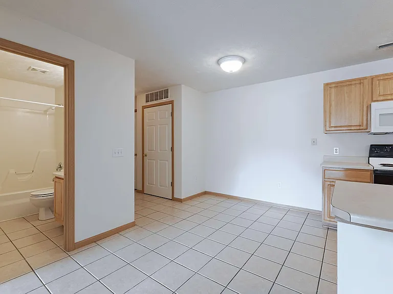 Park Ridge Apartments — Photo 33
