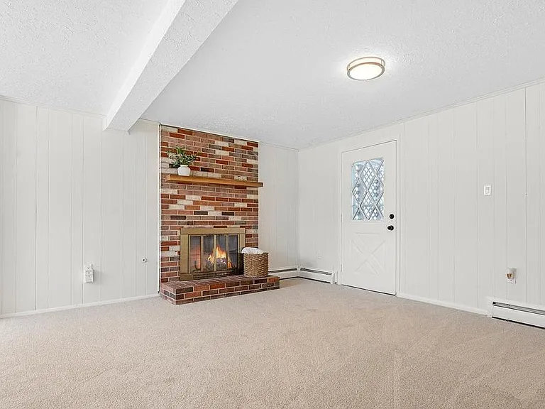 4204 Harvest Ct — Photo 4