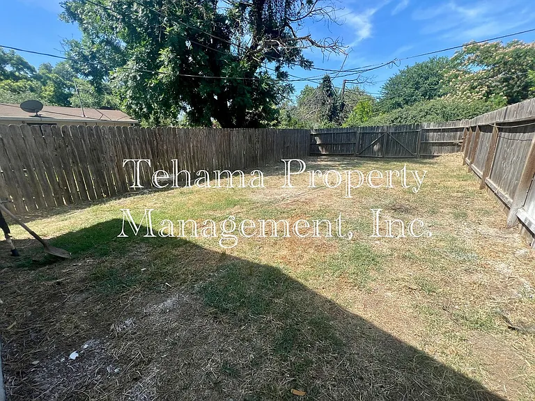 627 Santa Maria Ave — Photo 10