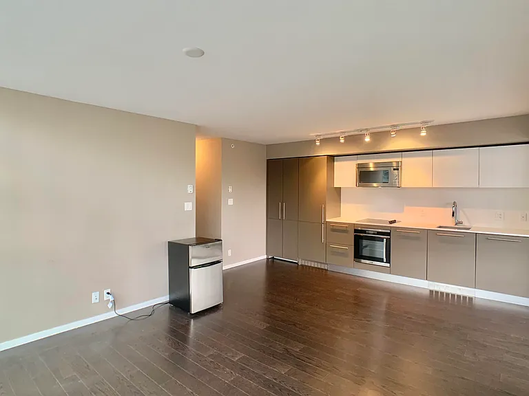 999 Seymour St #1607 — Photo 2