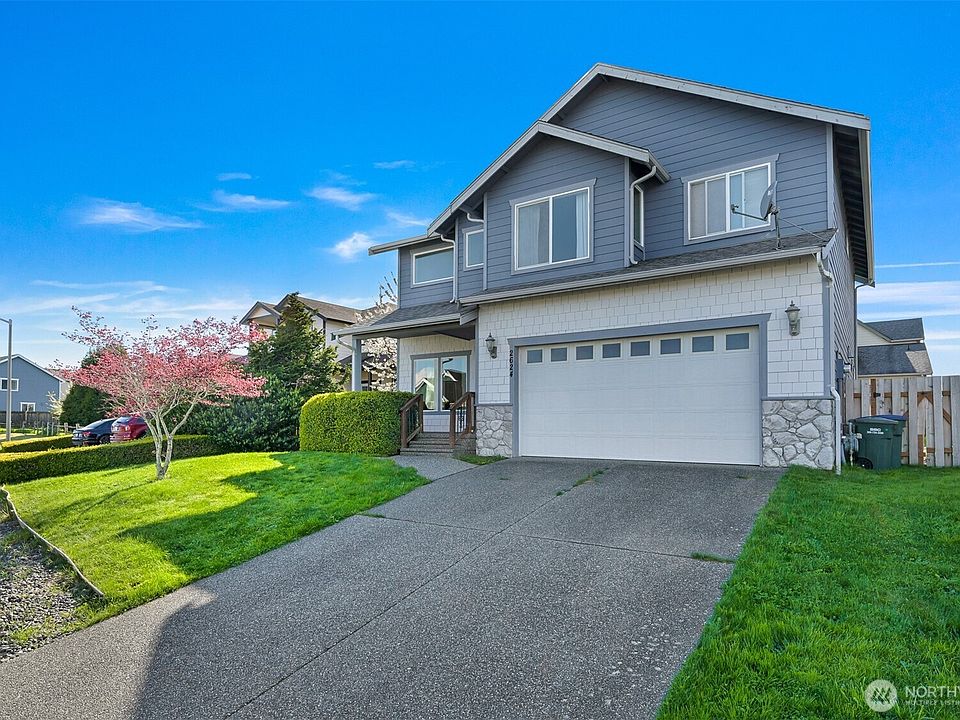 1st image of 2624 Glenmore Street