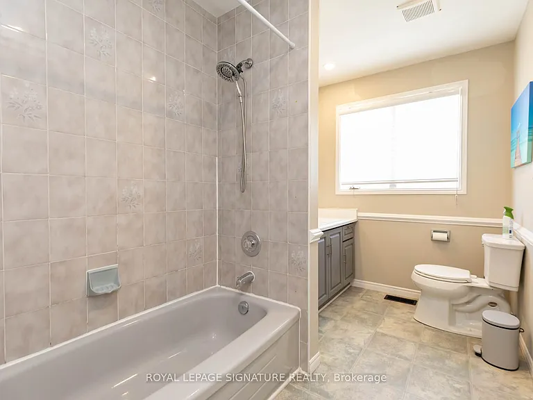 34 Kingswood Dr E — Photo 24
