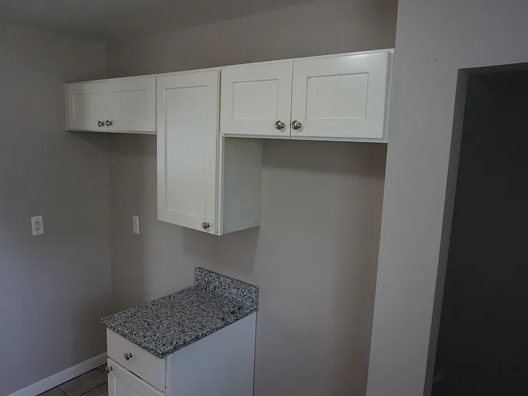 29134 Glenwood St — Photo 15