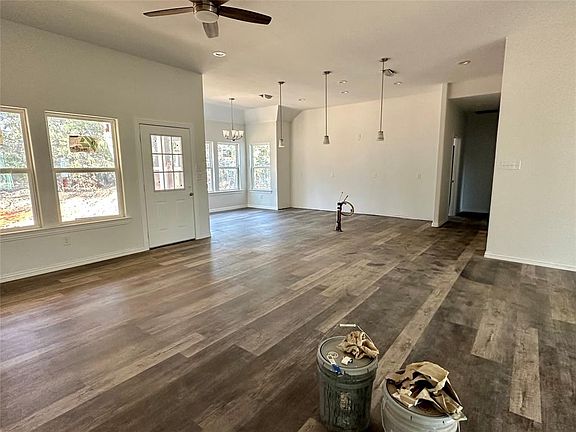 4th image of 3815 County Road 1100