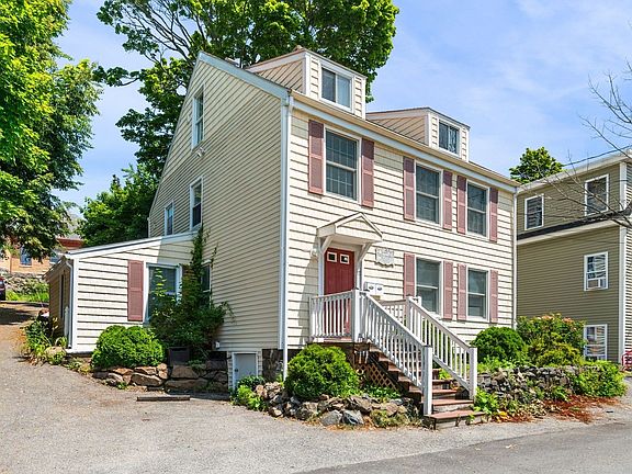 3rd image of 17 Vestry St