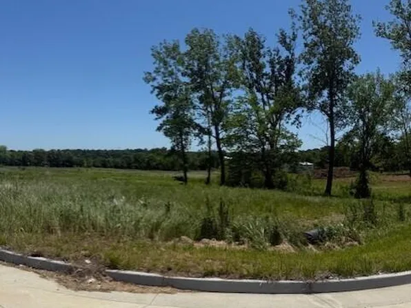 204 Carel Rd, Jefferson City, MO 65109