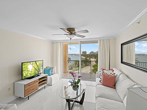 3rd image of 1801 N Flagler Dr APT 804