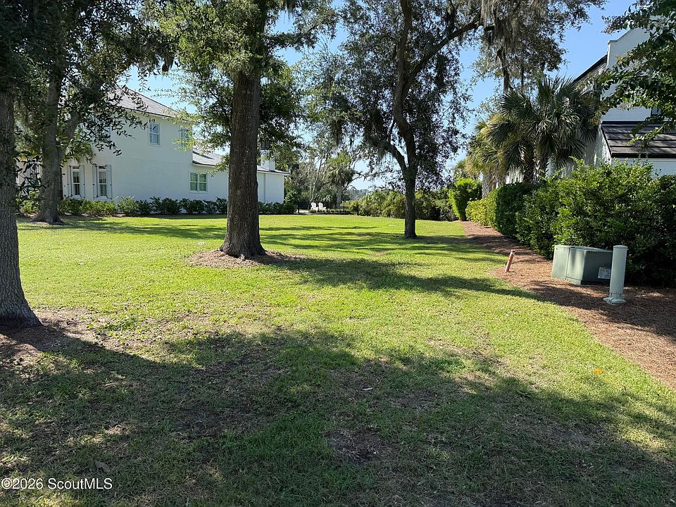 1st image of 205 Yacht Club Dr