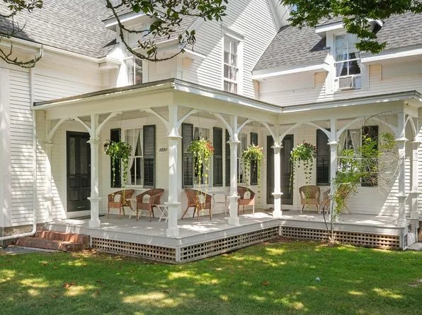 1054 State Rd, West Tisbury, MA 02575