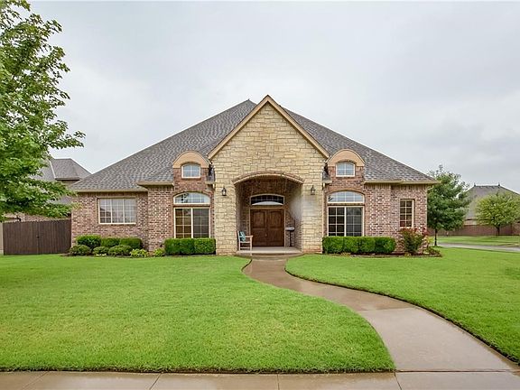 3rd image of 3201 Sycamore Dr