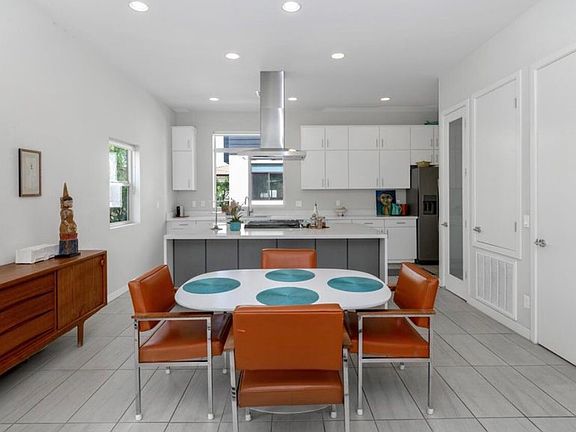 2nd image of 325 E Coronado Rd Unit 6